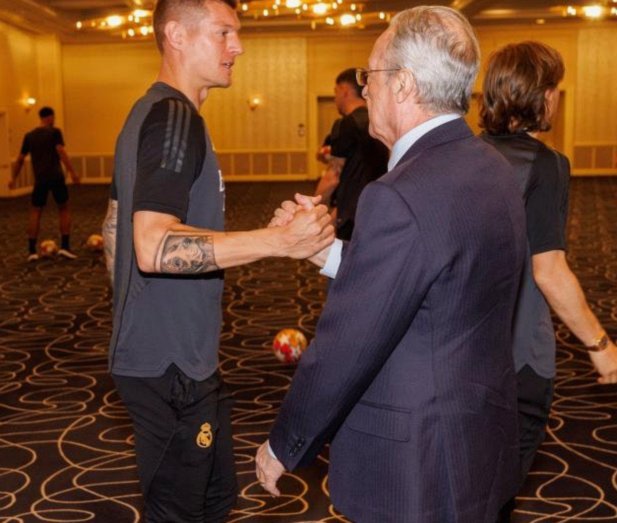 TA：老佛爷欣赏穆帅除足球外的一切；他就是总监，还能甩锅