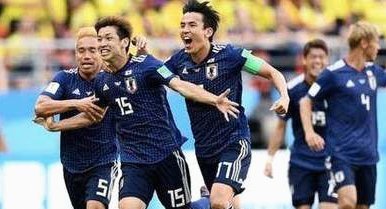 其实也没必要悲观绝望，后面两场赢了还有能进的，和日本还是能踢的
