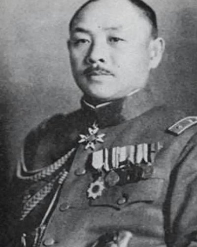 年轻军官反抗封闭与军国主义之路
