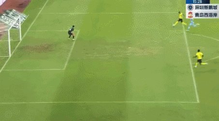 罗竞与斯坦丘闪耀登场，英博半场2-0领透新鹏城